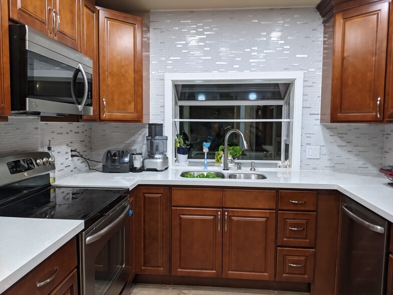 Kitchen - 701 136th Plz NE