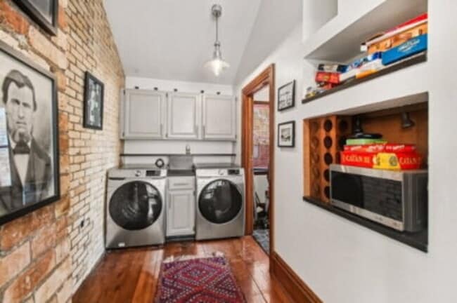 Building Photo - 704 24th Ave