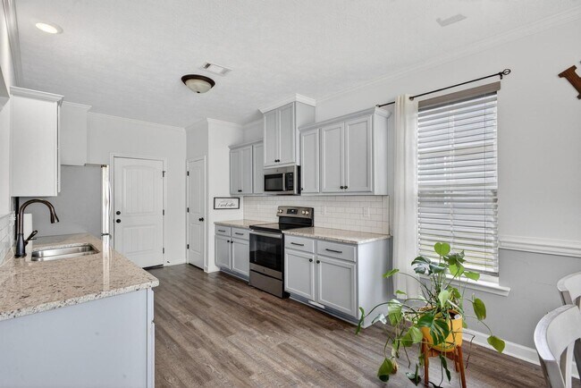 Building Photo - New rental property in Hayne's Station!