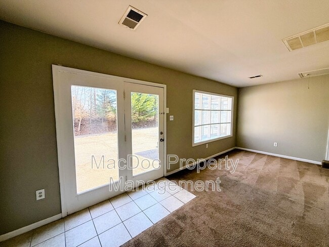 Building Photo - 265 Butler Rd