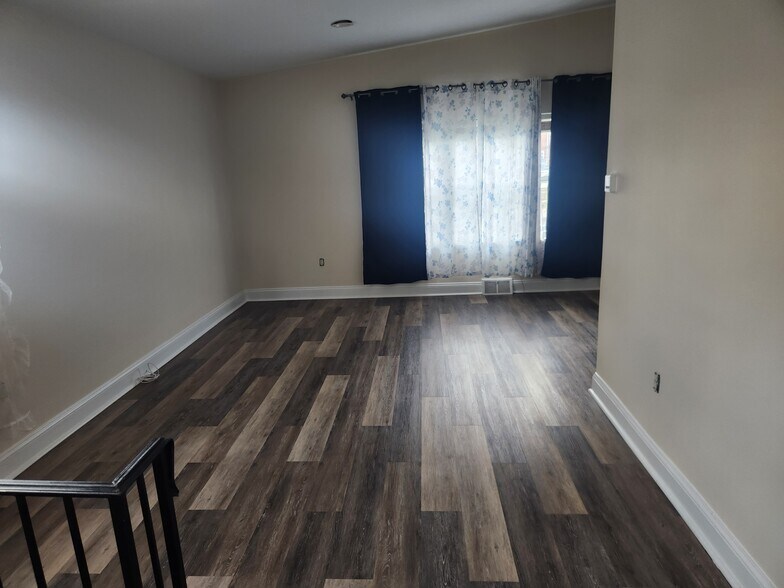 Building Photo - 1855 Beyer Ave