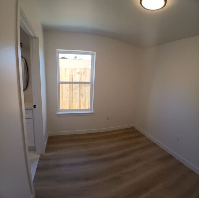 Building Photo - PRIME CAL POLY LOCATION!!