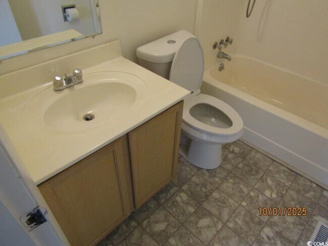 Building Photo - 938 Villa Dr