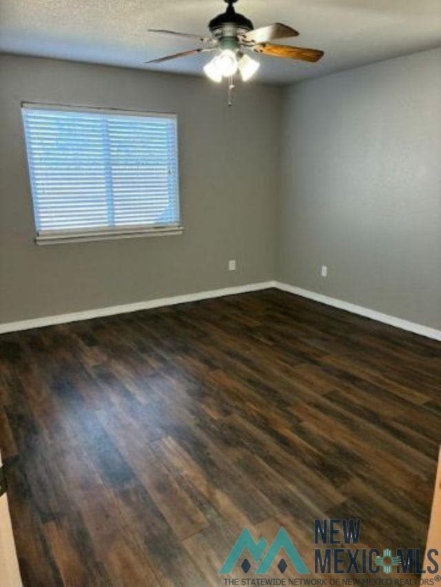 Building Photo - 2104 Hali Ln