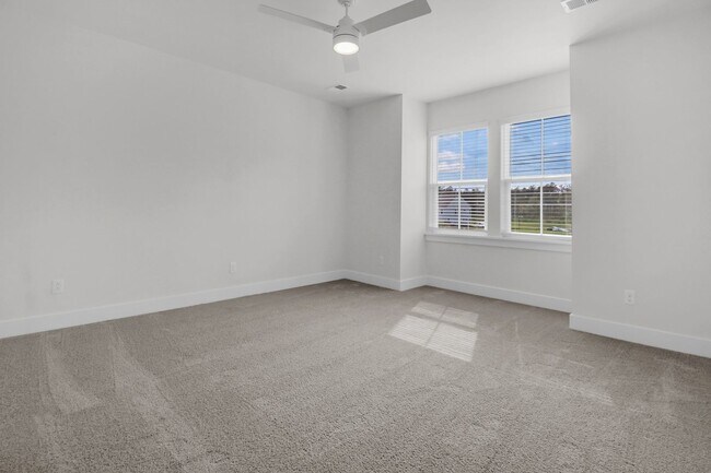 Building Photo - Luxury Townhome in Midtown Nexton