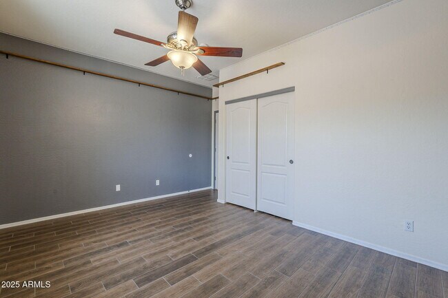 Building Photo - 14335 W Country Gables Dr