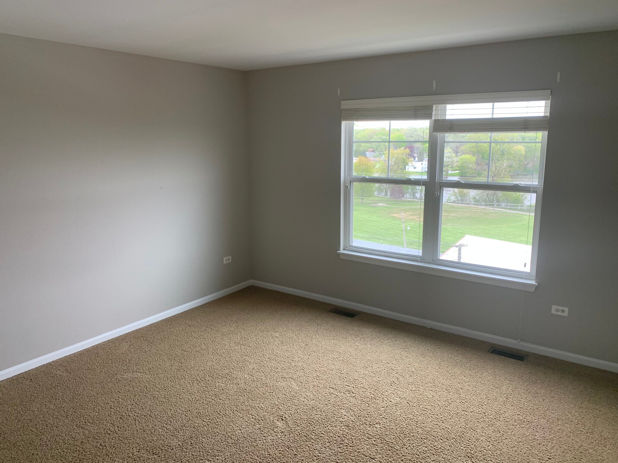 2nd bedroom overlooking fox with large walk in closet - 281 Hickory Lane