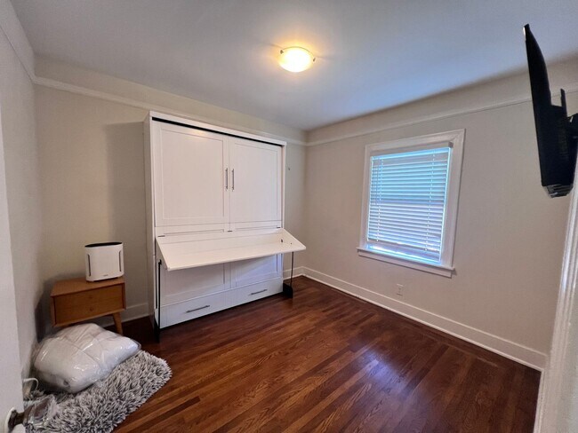 Building Photo - Fully Updated Home in San Leandro Available for Rent!!