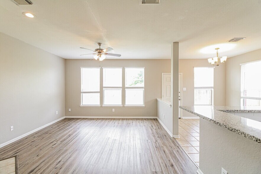 Building Photo - 11305 Shoal Creek Dr