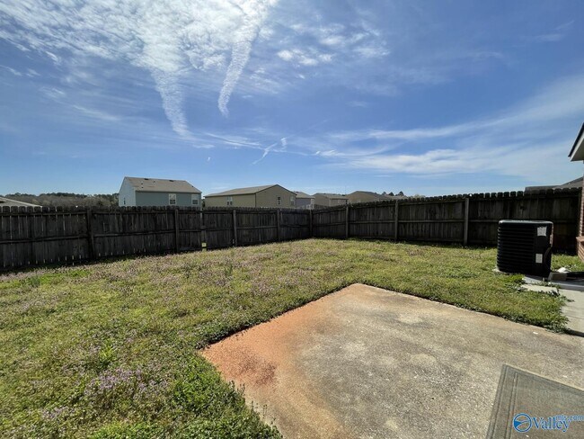 Building Photo - 3412 Castlecreek Dr SW