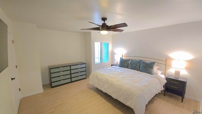 Building Photo - 2008 S 14th Ave