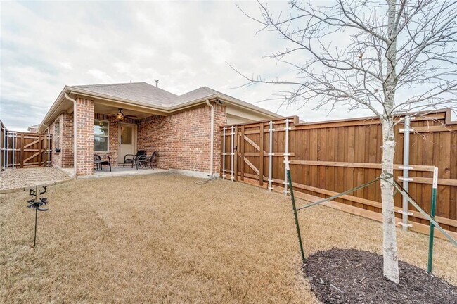 Building Photo - 2337 Copal Dr