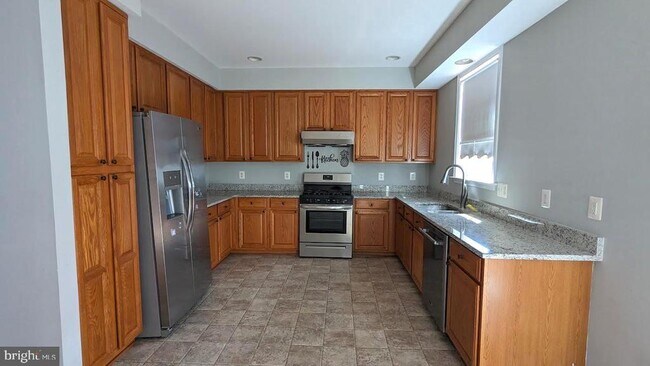 Building Photo - 12950 Tonka Ct