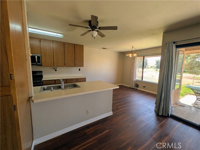 Building Photo - 27535 Lakeview Dr