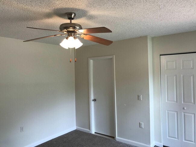 Building Photo - 233 Charter Way