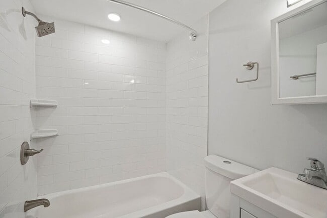 Building Photo - 2630 4th St NE
