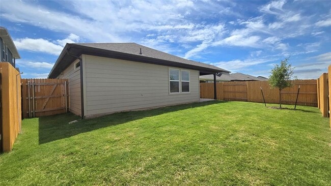 Building Photo - 122 Holmby Dr