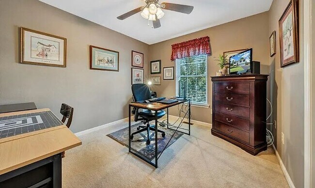 Building Photo - 133 Gala Dr