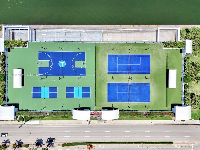 Building Photo - 2711 S Ocean Dr
