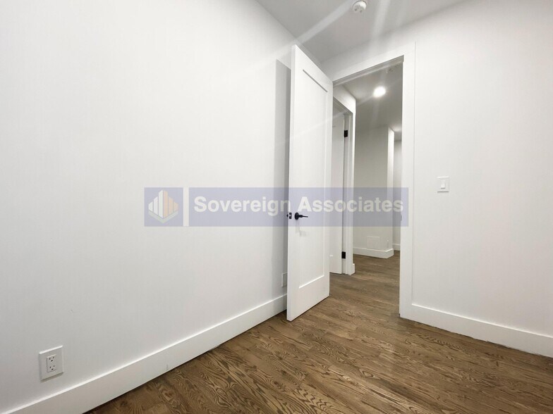 Building Photo - 3620 Broadway