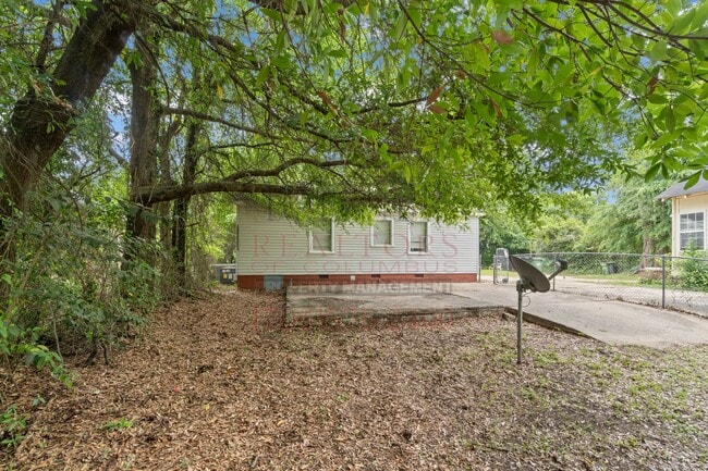 Building Photo - 1527 11th Ave