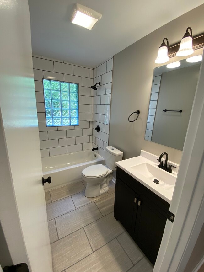 Bathroom - 2932 W 11th St