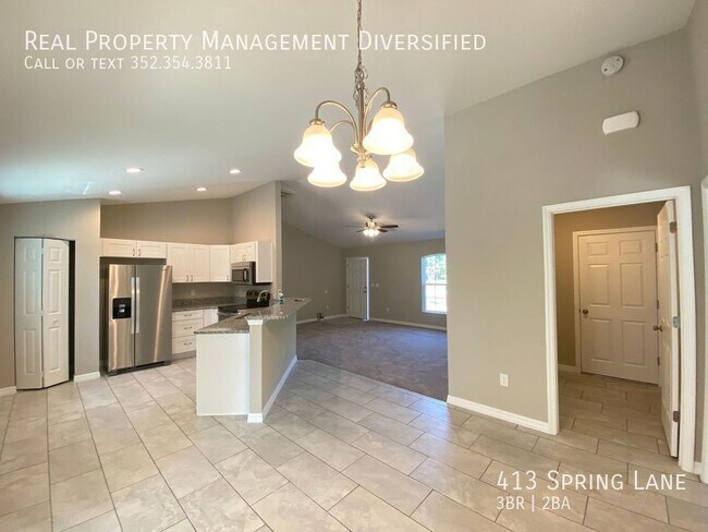 Building Photo - 413 Spring Ln