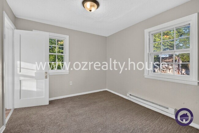 Building Photo - 1263 Crestwood Rd