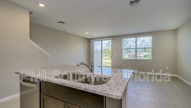Building Photo - 5816 Ocean Isle Dr
