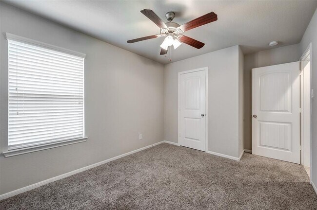 Building Photo - 3006 Dripping Springs Ct