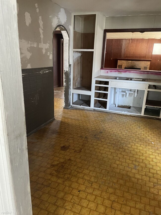 Building Photo - 3 br, 1 bath House - 715 Blackworth Street