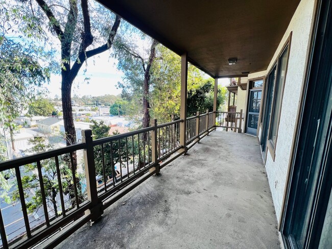 Building Photo - 2-bedroom, 2-bathroom condo located in a h...