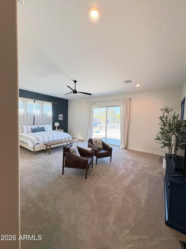 Building Photo - 6896 E Lomas Verdes Dr