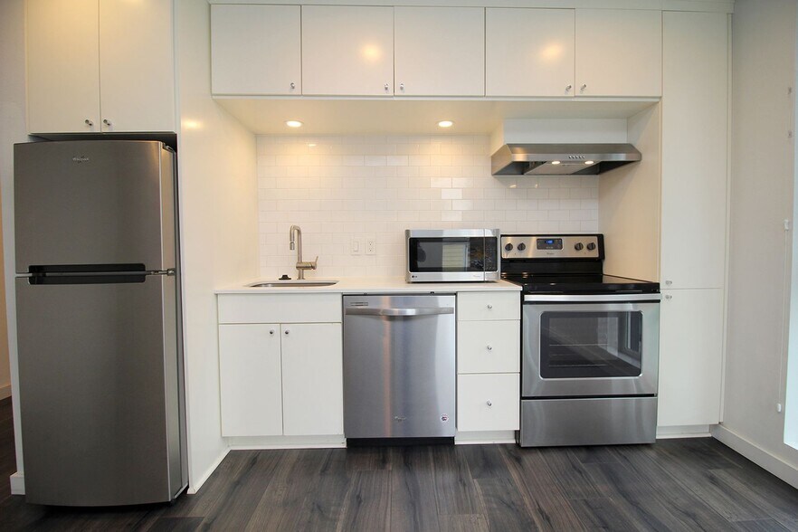 Building Photo - 1480 N Jarrett St