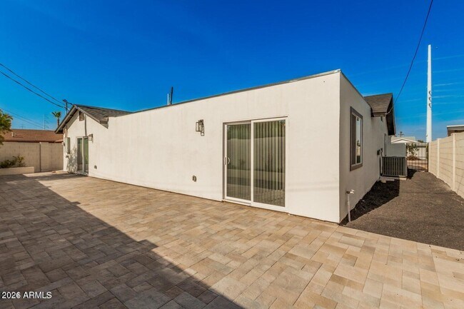 Building Photo - 2220 N 66th St