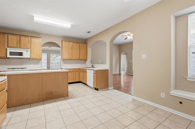 Building Photo - 7910 Masonwood Ln