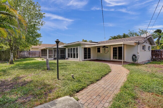 Building Photo - 618 Lindell Blvd