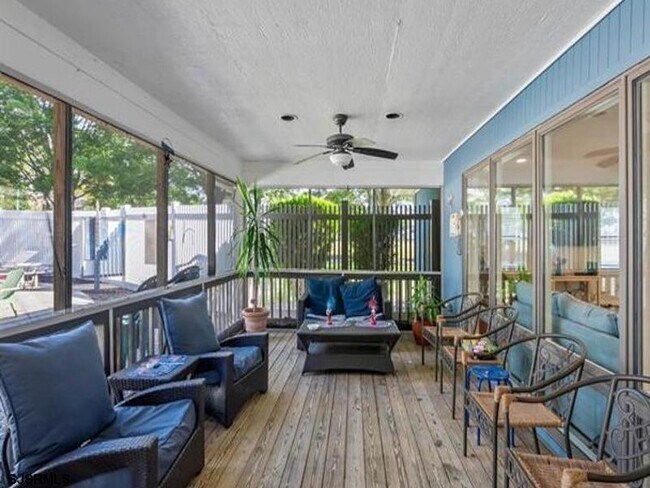 Building Photo - 2310 Dolphin Ave