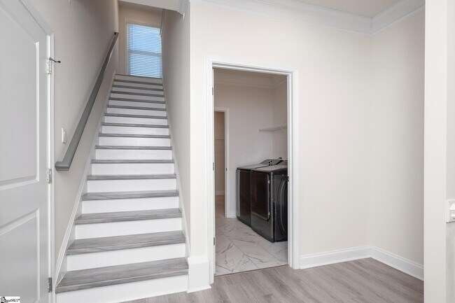 Building Photo - 22 Daybreak Pl