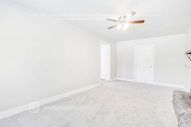 Building Photo - 3237 Tulip Dr