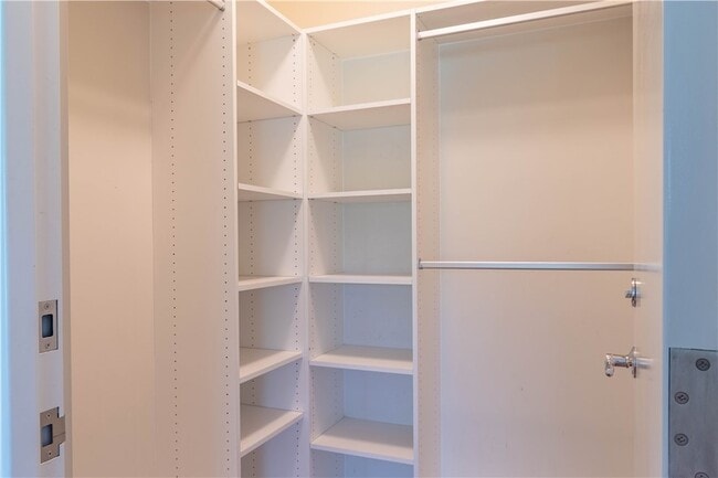 Building Photo - 5009 Corsica Square