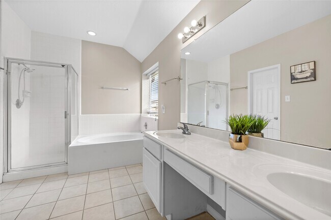 Building Photo - 8619 Bridge Park Dr