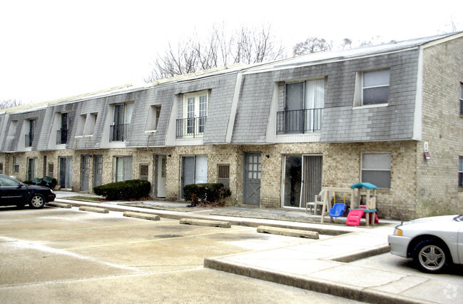 Building Photo - Amber Court Apartments