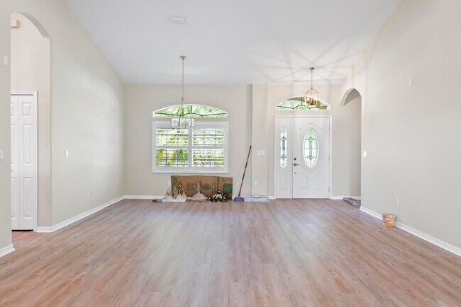 Building Photo - 24 Lakecliff Dr