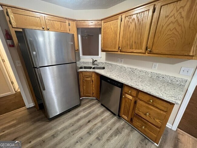 Building Photo - 1233 Crystal Bend