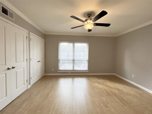 Building Photo - 1801 Stoney Brook Dr