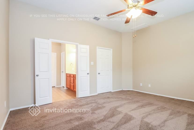 Building Photo - 15713 Landing Creek Ln