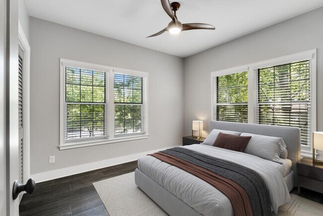 Building Photo - 240 Renaissance Pkwy NE