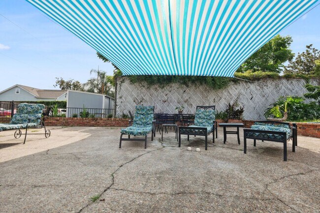 Building Photo - 4716 Annunciation St