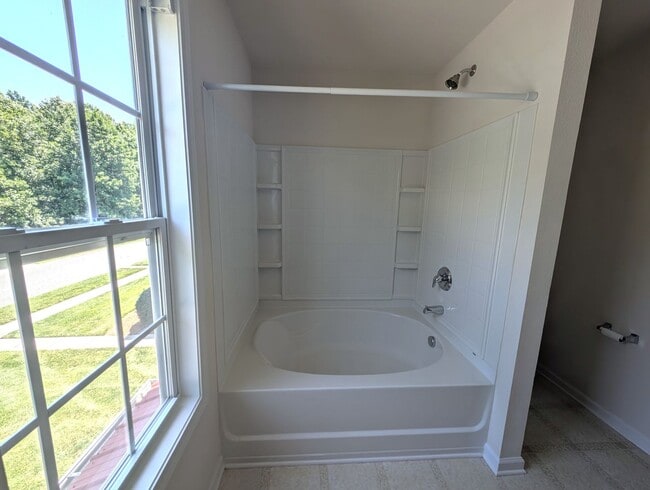 Building Photo - End Unit Townhome!  Over 1500 Sq Ft!  Harr...